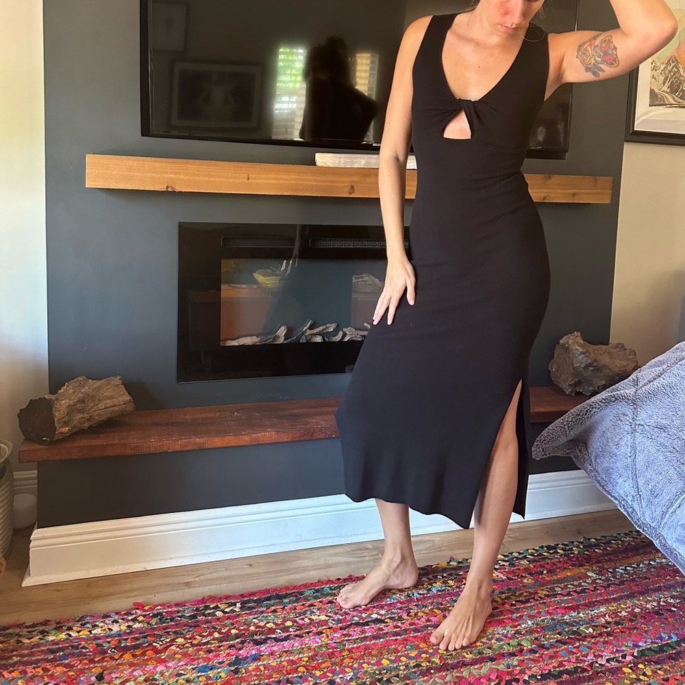 Mitto shop black twist cut out midi dress